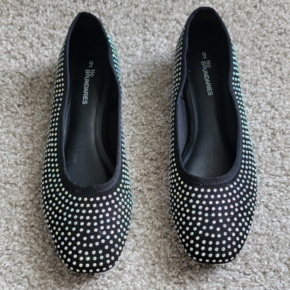 No Boundaries Black and Silver Flats with Slip-On Design - Picture 3 of 6